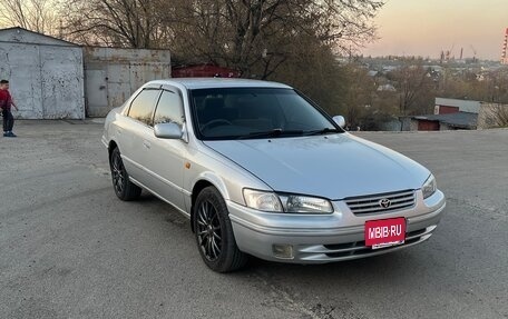 Toyota Camry, 1997 год, 600 000 рублей, 5 фотография