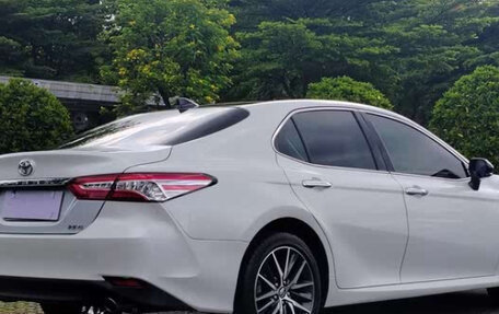 Toyota Camry, 2022 год, 2 400 000 рублей, 6 фотография