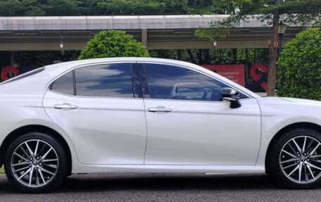 Toyota Camry, 2022 год, 2 400 000 рублей, 7 фотография