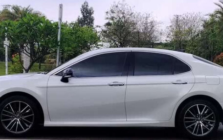 Toyota Camry, 2022 год, 2 400 000 рублей, 8 фотография