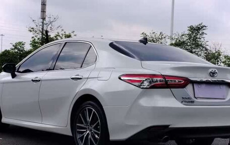 Toyota Camry, 2022 год, 2 400 000 рублей, 10 фотография