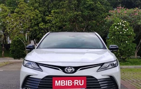 Toyota Camry, 2022 год, 2 400 000 рублей, 4 фотография