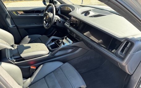 Porsche Cayenne III, 2024 год, 22 000 000 рублей, 14 фотография