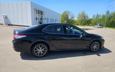 Toyota Camry, 2021 год, 2 790 000 рублей, 4 фотография