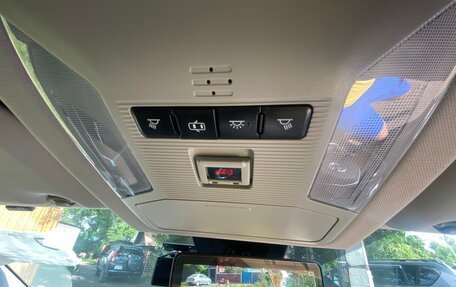 Toyota RAV4, 2019 год, 3 590 000 рублей, 10 фотография