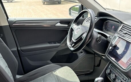 Volkswagen Tiguan II, 2019 год, 2 370 000 рублей, 8 фотография