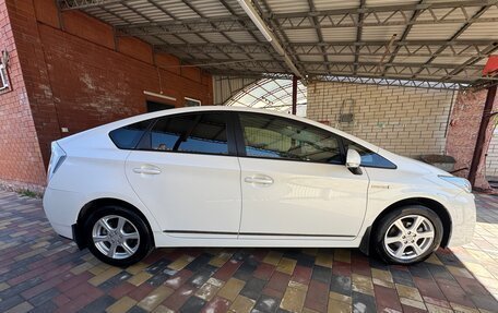 Toyota Prius, 2010 год, 1 600 000 рублей, 8 фотография