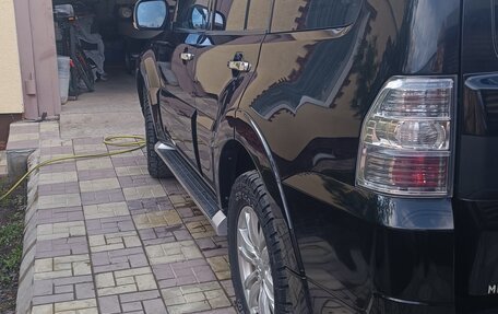 Mitsubishi Pajero IV, 2017 год, 2 970 000 рублей, 4 фотография