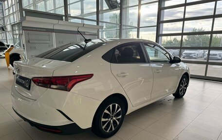 Hyundai Solaris II рестайлинг, 2021 год, 1 860 000 рублей, 4 фотография