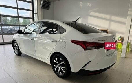 Hyundai Solaris II рестайлинг, 2021 год, 1 860 000 рублей, 3 фотография