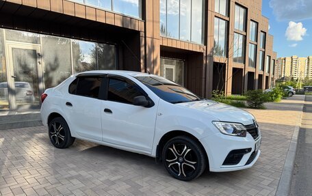 Renault Logan II, 2019 год, 585 000 рублей, 3 фотография