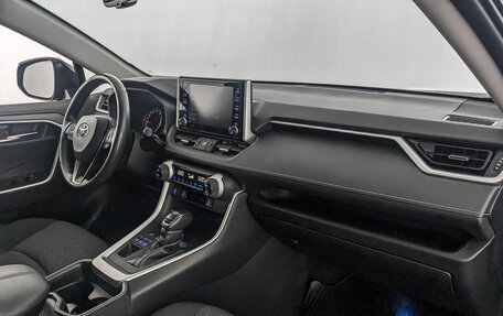 Toyota RAV4, 2020 год, 3 495 000 рублей, 13 фотография