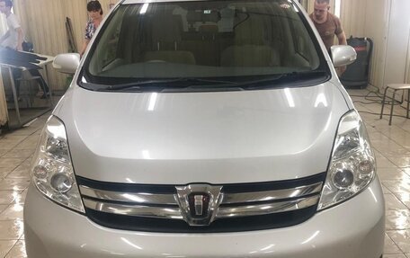 Toyota ISis I, 2012 год, 1 300 000 рублей, 3 фотография