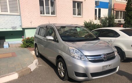 Toyota ISis I, 2012 год, 1 300 000 рублей, 4 фотография