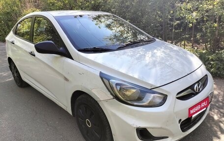 Hyundai Solaris II рестайлинг, 2013 год, 390 000 рублей, 4 фотография