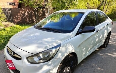 Hyundai Solaris II рестайлинг, 2013 год, 390 000 рублей, 2 фотография