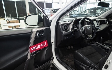Toyota RAV4, 2016 год, 2 090 000 рублей, 10 фотография