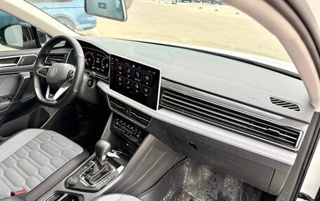 Volkswagen Tiguan II, 2022 год, 3 132 000 рублей, 3 фотография