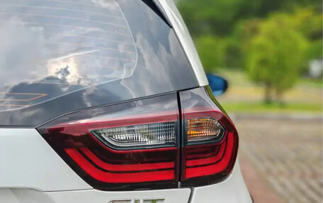 Honda Fit, 2022 год, 1 300 000 рублей, 6 фотография