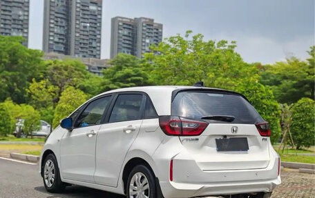 Honda Fit, 2022 год, 1 300 000 рублей, 4 фотография