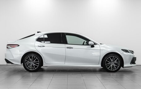 Toyota Camry, 2023 год, 3 790 000 рублей, 5 фотография