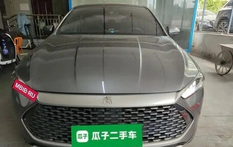 BYD Qin, 2022 год, 1 380 000 рублей, 2 фотография