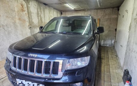 Jeep Grand Cherokee, 2013 год, 1 300 000 рублей, 2 фотография