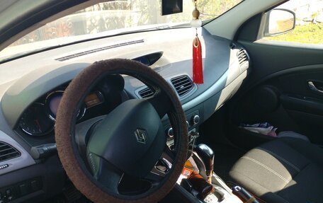 Renault Fluence I, 2014 год, 860 000 рублей, 2 фотография