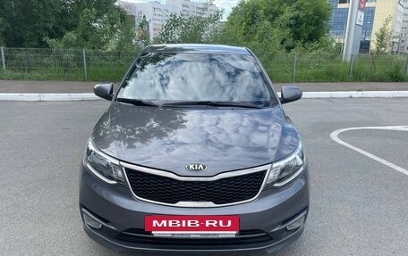 KIA Rio III рестайлинг, 2015 год, 979 000 рублей, 3 фотография
