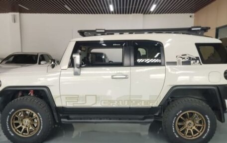 Toyota FJ Cruiser, 2022 год, 9 500 000 рублей, 5 фотография