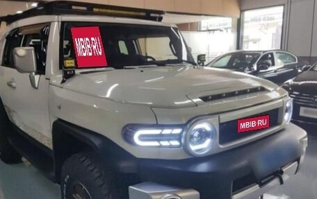 Toyota FJ Cruiser, 2022 год, 9 500 000 рублей, 4 фотография