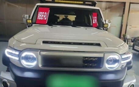 Toyota FJ Cruiser, 2022 год, 9 500 000 рублей, 2 фотография