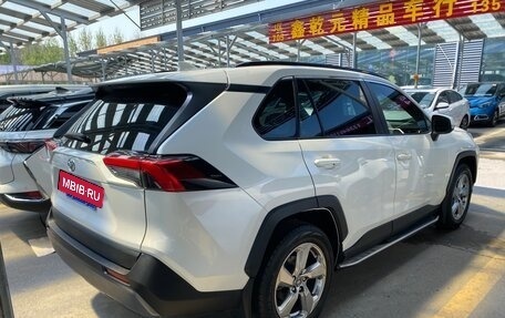Toyota RAV4, 2020 год, 2 030 000 рублей, 2 фотография