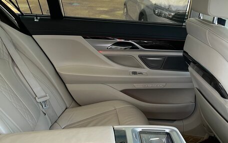 BMW 7 серия, 2018 год, 3 990 000 рублей, 3 фотография
