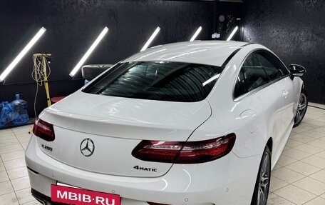 Mercedes-Benz E-Класс, 2018 год, 3 890 000 рублей, 4 фотография