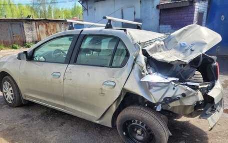 Renault Logan II, 2018 год, 560 000 рублей, 3 фотография