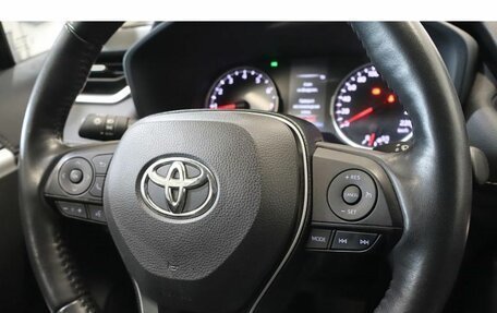Toyota RAV4, 2021 год, 3 000 000 рублей, 8 фотография