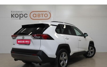 Toyota RAV4, 2021 год, 3 000 000 рублей, 3 фотография