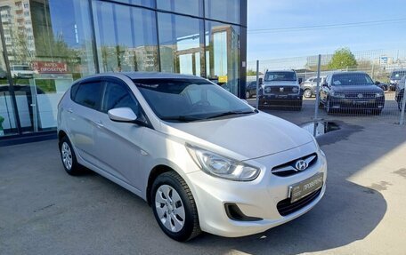 Hyundai Solaris II рестайлинг, 2012 год, 560 000 рублей, 3 фотография