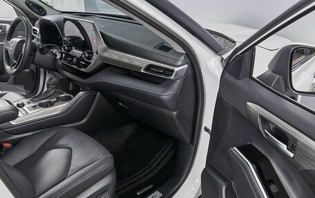 Toyota Highlander, 2024 год, 11 фотография