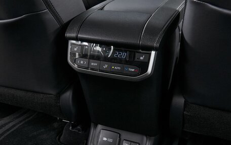 Toyota Highlander, 2024 год, 18 фотография