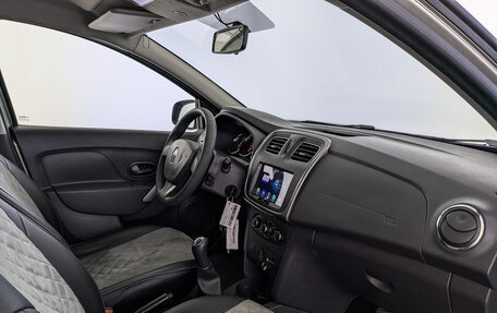 Renault Logan II, 2016 год, 800 000 рублей, 13 фотография