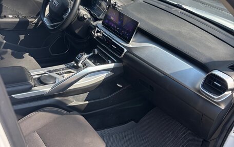 Geely Coolray I, 2022 год, 1 650 000 рублей, 8 фотография