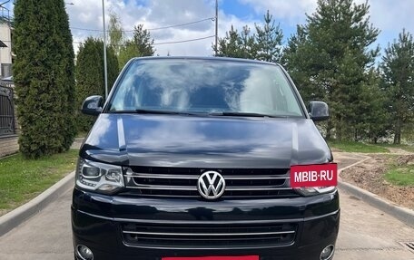 Volkswagen Multivan T5, 2014 год, 2 800 000 рублей, 2 фотография