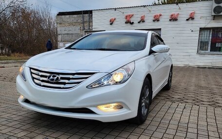 Hyundai Sonata VI, 2010 год, 1 350 000 рублей, 2 фотография