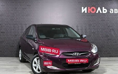 Hyundai Solaris II рестайлинг, 2011 год, 930 000 рублей, 3 фотография