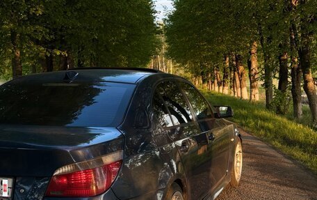 BMW 5 серия, 2004 год, 1 000 000 рублей, 14 фотография