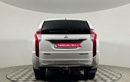 Mitsubishi Pajero Sport III рестайлинг, 2018 год, 2 540 000 рублей, 6 фотография