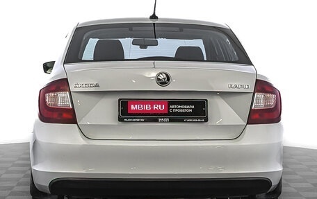 Skoda Rapid I, 2017 год, 900 000 рублей, 6 фотография