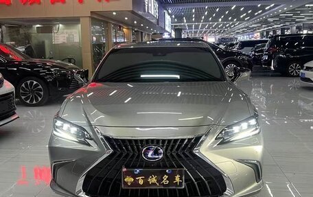 Lexus ES VII, 2021 год, 4 500 000 рублей, 2 фотография